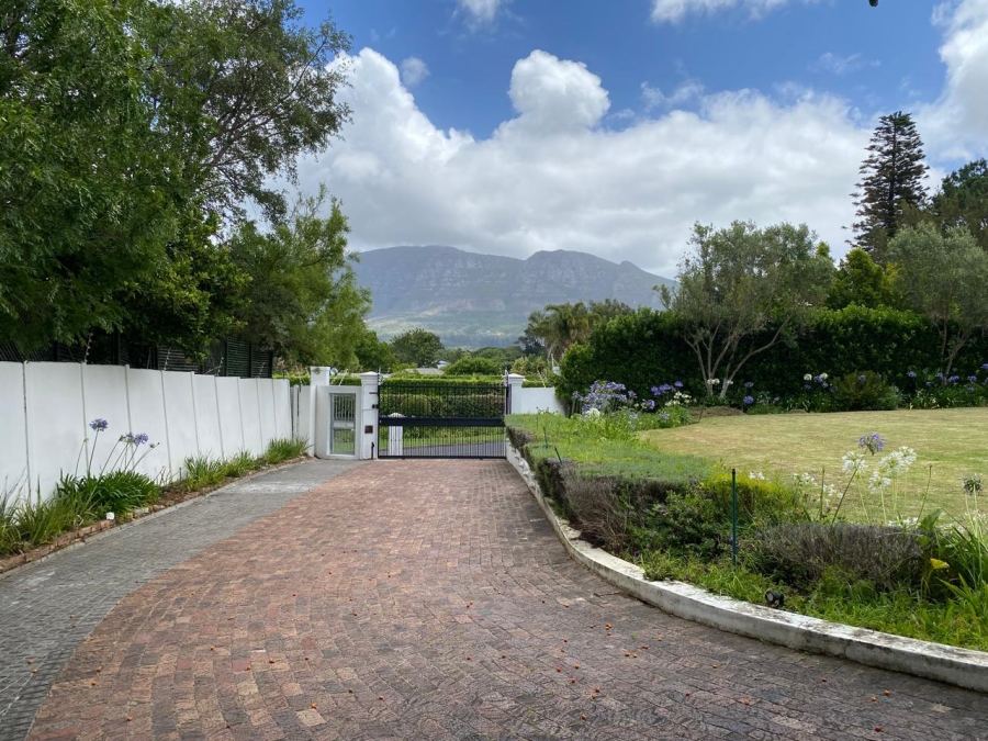5 Bedroom Property for Sale in Constantia Western Cape